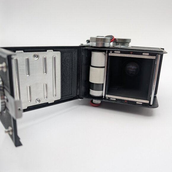 Yashica Yashicaflex C TLR 6x6 Film Camera 80mm F3.5 Lens Japan - Picture 8 of 12